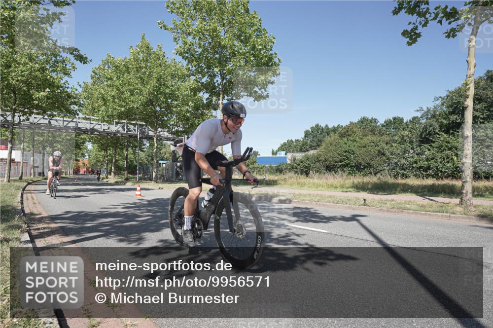 09.08.2026 - GEWOBA Citytriathlon Bremen Michael Burmester http://msf.ph/oto/9956571 09.08.2026 12:46:21 Radfahren 575, 746, 835, 917, 958, 1002 meine-sportfotos.de