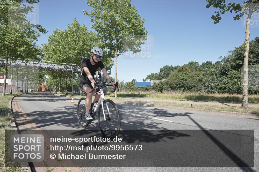 09.08.2026 - GEWOBA Citytriathlon Bremen Michael Burmester http://msf.ph/oto/9956573 09.08.2026 12:46:25 Radfahren 575, 835, 917, 958 meine-sportfotos.de