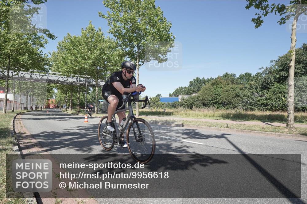 09.08.2026 - GEWOBA Citytriathlon Bremen Michael Burmester http://msf.ph/oto/9956618 09.08.2026 12:47:46 Radfahren 593, 618, 642, 719, 735, 904 meine-sportfotos.de