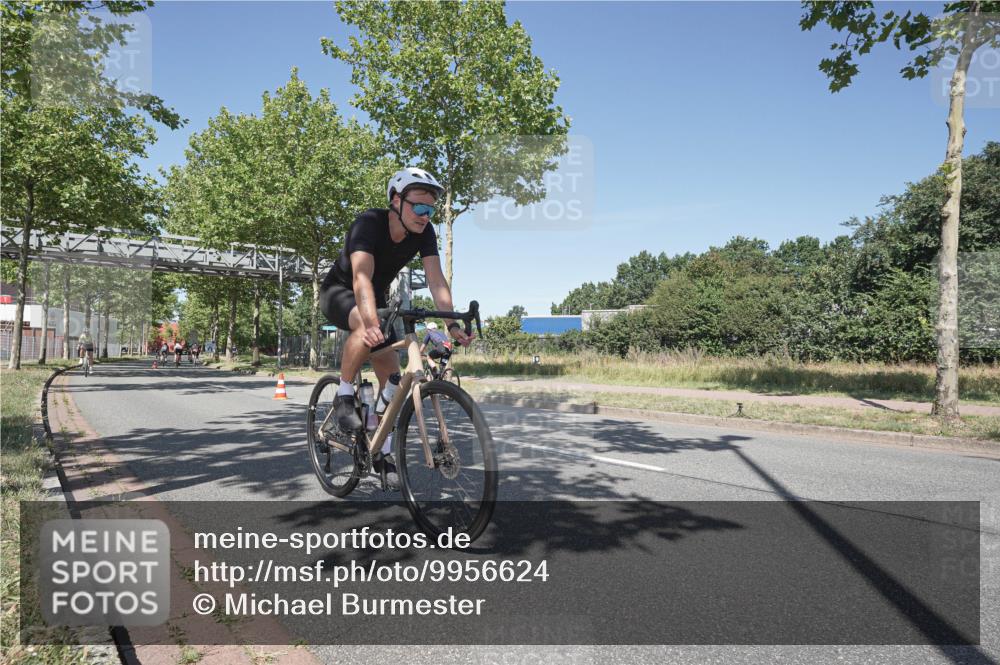 09.08.2026 - GEWOBA Citytriathlon Bremen Michael Burmester http://msf.ph/oto/9956624 09.08.2026 12:47:51 Radfahren 593, 618, 642, 719, 735, 904, 1103 meine-sportfotos.de