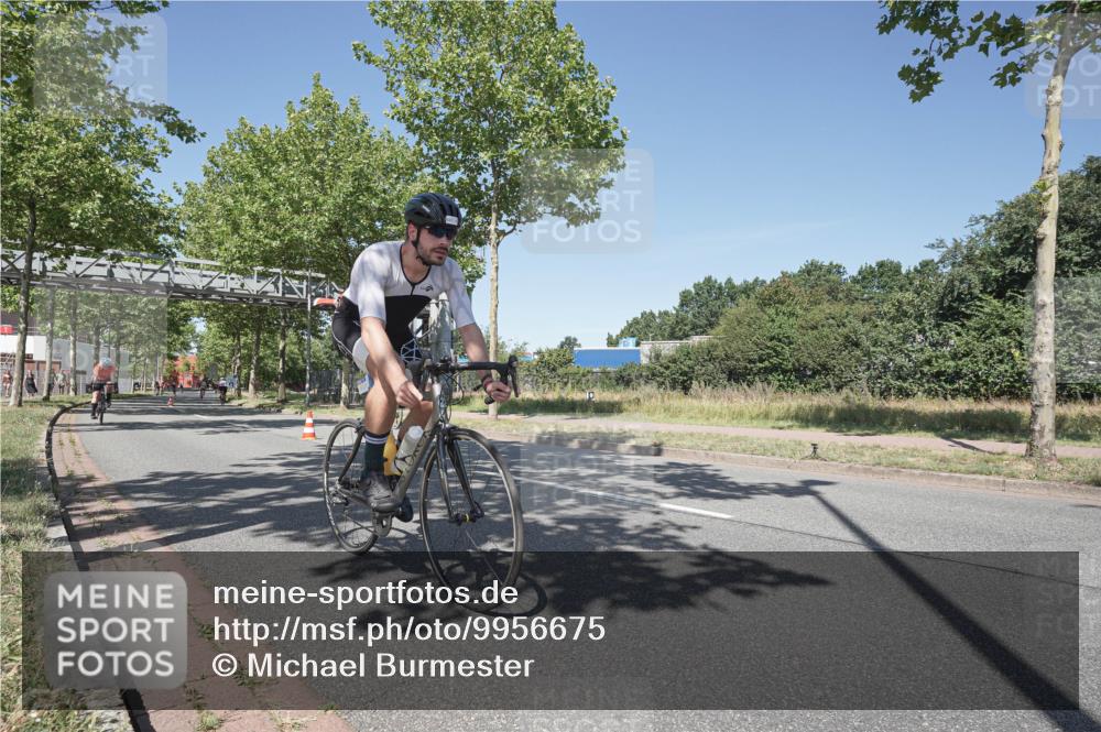 09.08.2026 - GEWOBA Citytriathlon Bremen Michael Burmester http://msf.ph/oto/9956675 09.08.2026 12:49:10 Radfahren 647, 724, 765, 905, 999, 1141 meine-sportfotos.de