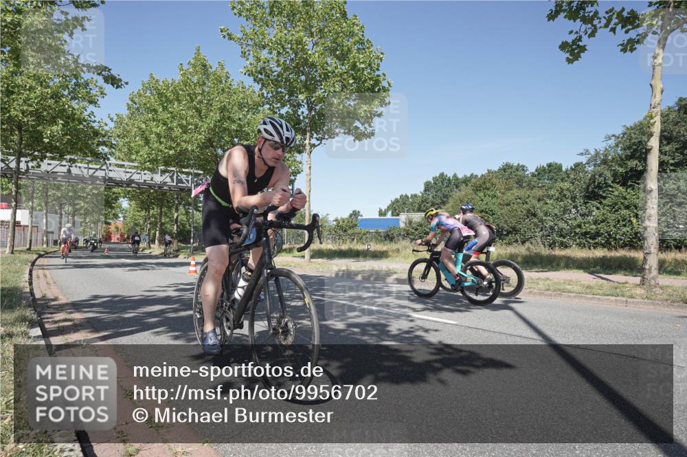 09.08.2026 - GEWOBA Citytriathlon Bremen Michael Burmester http://msf.ph/oto/9956702 09.08.2026 12:49:59 Radfahren 557, 590, 686, 773, 777, 784, 874, 946, 967, 1008 meine-sportfotos.de