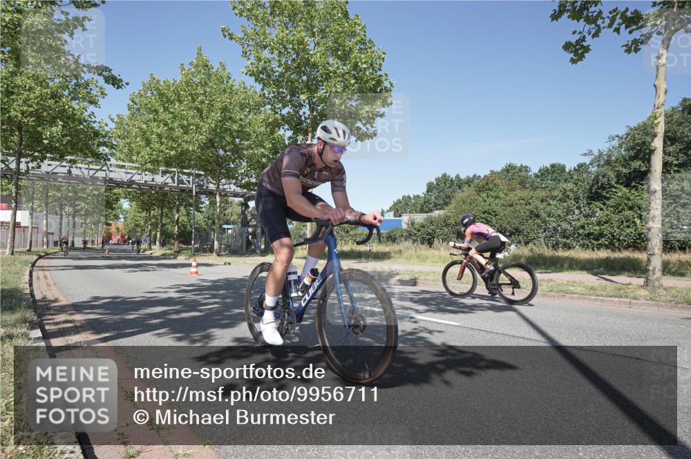 09.08.2026 - GEWOBA Citytriathlon Bremen Michael Burmester http://msf.ph/oto/9956711 09.08.2026 12:50:12 Radfahren 557, 589, 686, 773, 784, 875, 947, 1145 meine-sportfotos.de
