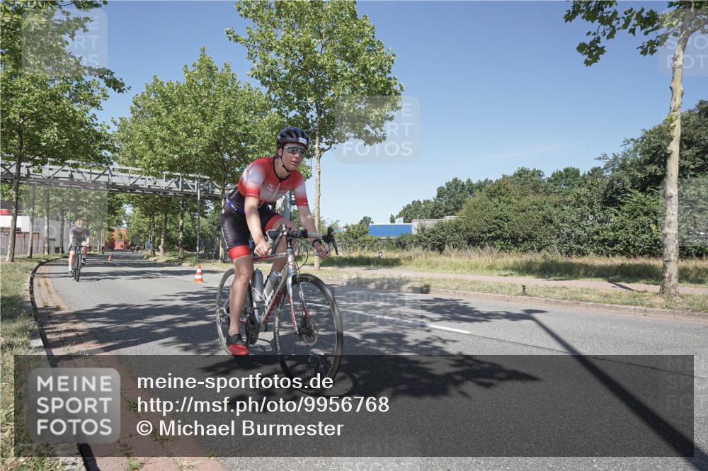 09.08.2026 - GEWOBA Citytriathlon Bremen Michael Burmester http://msf.ph/oto/9956768 09.08.2026 12:51:41 Radfahren 560, 562, 595, 668, 756, 787, 877, 880, 909, 914, 1013, 1110, 1143, 1155 meine-sportfotos.de