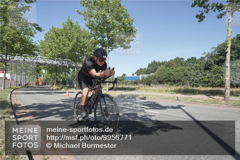 09.08.2026 - GEWOBA Citytriathlon Bremen Michael Burmester http://msf.ph/oto/9956771 09.08.2026 12:51:45 Radfahren 560, 562, 595, 668, 756, 787, 877, 909, 914, 1013, 1110, 1143, 1155 meine-sportfotos.de