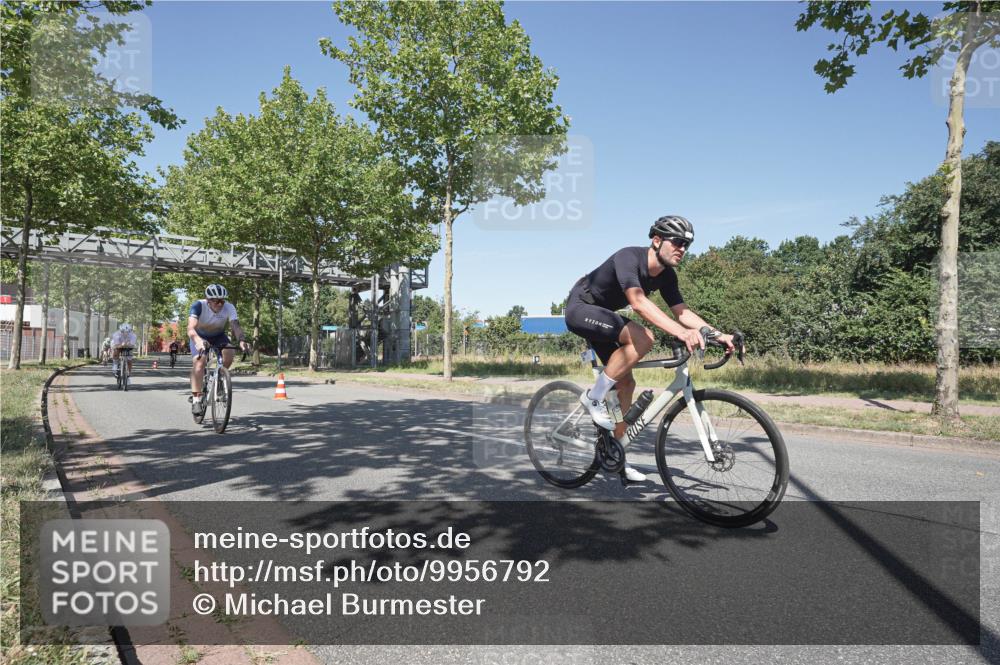 09.08.2026 - GEWOBA Citytriathlon Bremen Michael Burmester http://msf.ph/oto/9956792 09.08.2026 12:52:15 Radfahren 679, 682, 717, 750, 820, 826, 979, 1130 meine-sportfotos.de