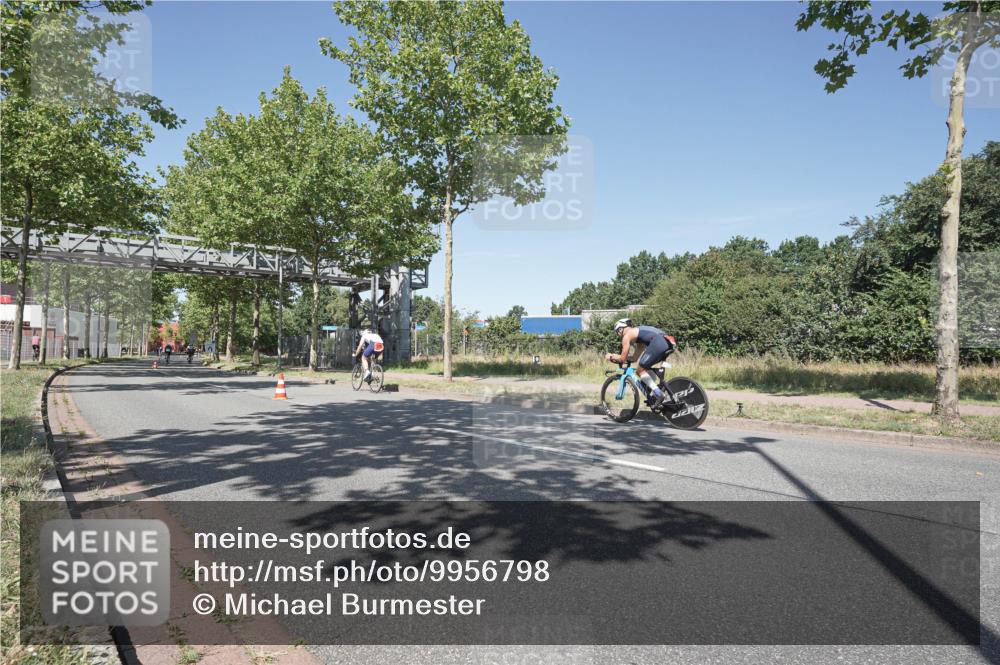 09.08.2026 - GEWOBA Citytriathlon Bremen Michael Burmester http://msf.ph/oto/9956798 09.08.2026 12:52:24 Radfahren 636, 679, 682, 750, 826, 979, 1130 meine-sportfotos.de