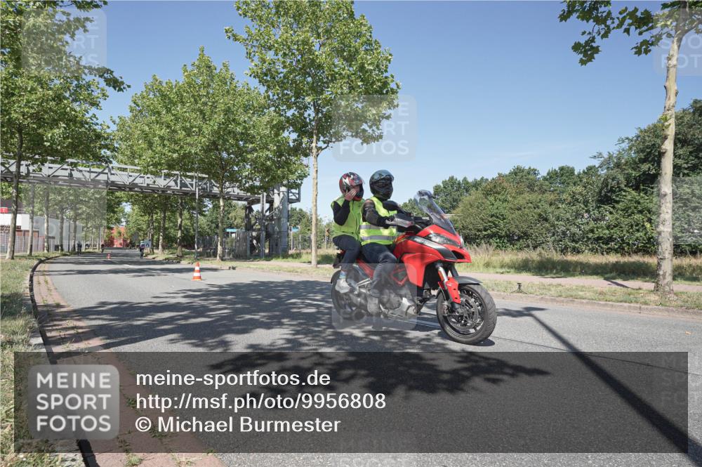 09.08.2026 - GEWOBA Citytriathlon Bremen Michael Burmester http://msf.ph/oto/9956808 09.08.2026 12:52:43 Radfahren 598, 611, 636, 655, 716, 726, 739, 778, 807, 1009 meine-sportfotos.de