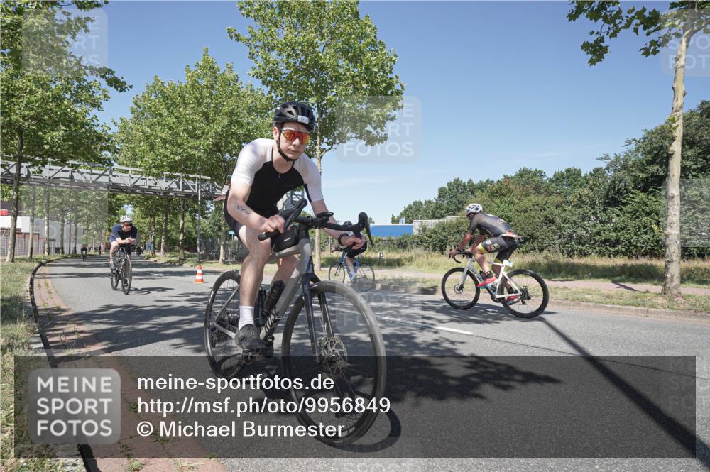 09.08.2026 - GEWOBA Citytriathlon Bremen Michael Burmester http://msf.ph/oto/9956849 09.08.2026 12:53:40 Radfahren 559, 571, 609, 638, 687, 749, 770, 776, 814, 823, 869, 1114 meine-sportfotos.de