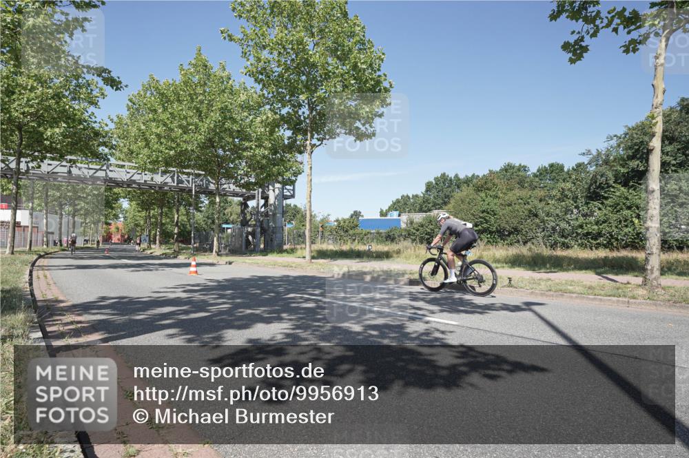 09.08.2026 - GEWOBA Citytriathlon Bremen Michael Burmester http://msf.ph/oto/9956913 09.08.2026 12:55:13 Radfahren 565, 568, 705, 743, 745, 789, 911, 970 meine-sportfotos.de