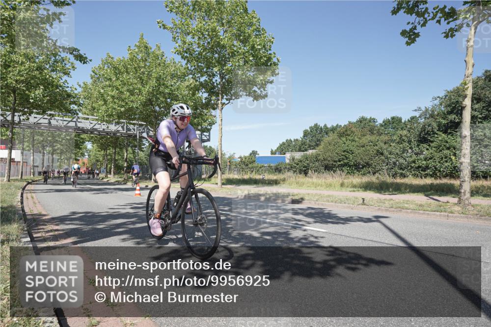 09.08.2026 - GEWOBA Citytriathlon Bremen Michael Burmester http://msf.ph/oto/9956925 09.08.2026 12:55:28 Radfahren 653, 705, 789, 918, 930, 938, 948, 960, 1111, 1131, 1147 meine-sportfotos.de