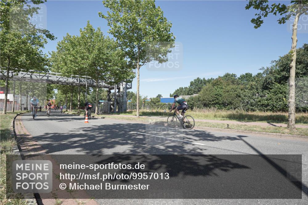 09.08.2026 - GEWOBA Citytriathlon Bremen Michael Burmester http://msf.ph/oto/9957013 09.08.2026 12:57:27 Radfahren 586, 603, 701, 702, 806, 834, 838, 858, 886, 982 meine-sportfotos.de