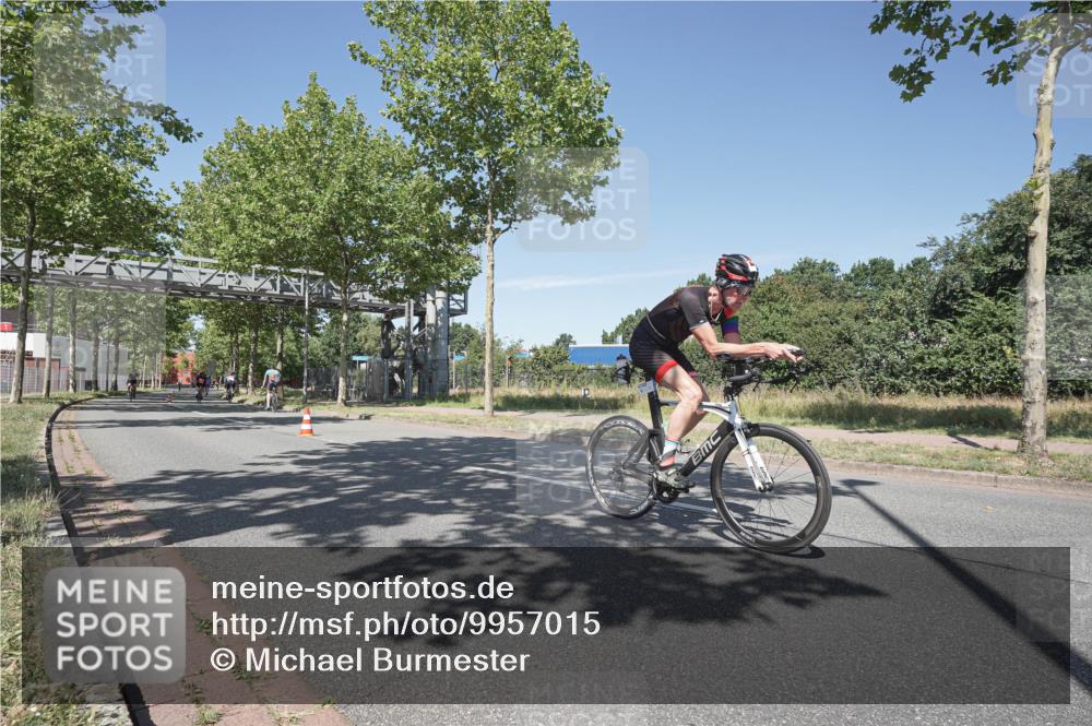 09.08.2026 - GEWOBA Citytriathlon Bremen Michael Burmester http://msf.ph/oto/9957015 09.08.2026 12:57:29 Radfahren 586, 603, 701, 702, 834, 838, 858, 886, 982 meine-sportfotos.de