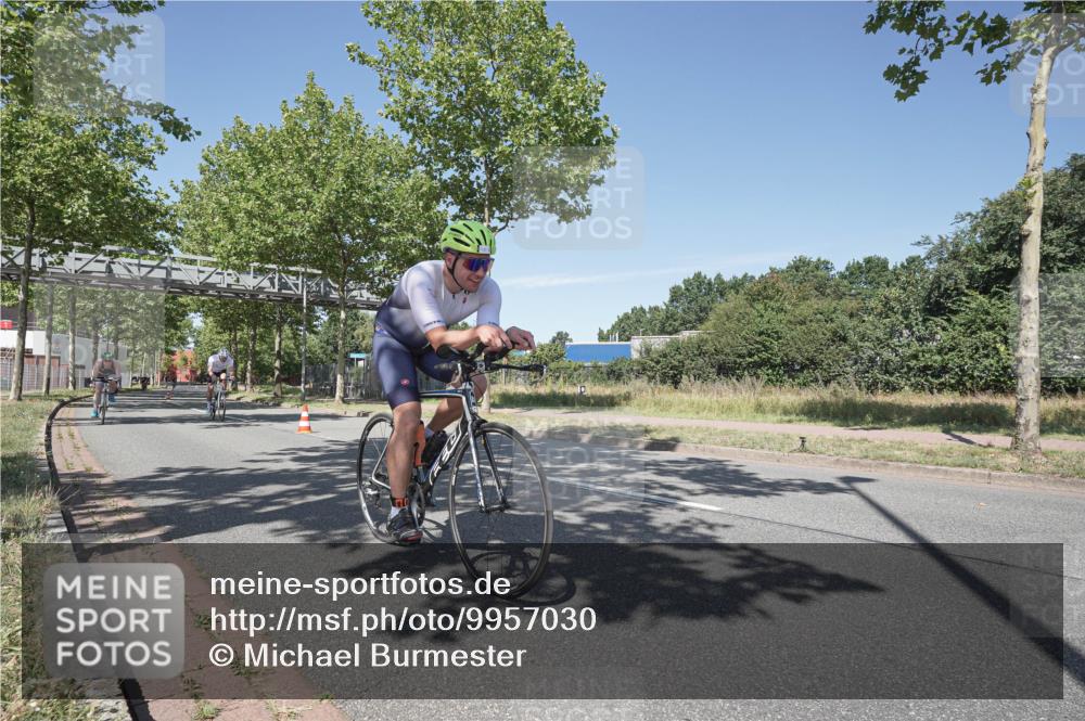 09.08.2026 - GEWOBA Citytriathlon Bremen Michael Burmester http://msf.ph/oto/9957030 09.08.2026 12:57:58 Radfahren 548, 602, 625, 707, 711, 718, 809, 919, 931, 943, 954, 998, 1003, 1121, 1136 meine-sportfotos.de