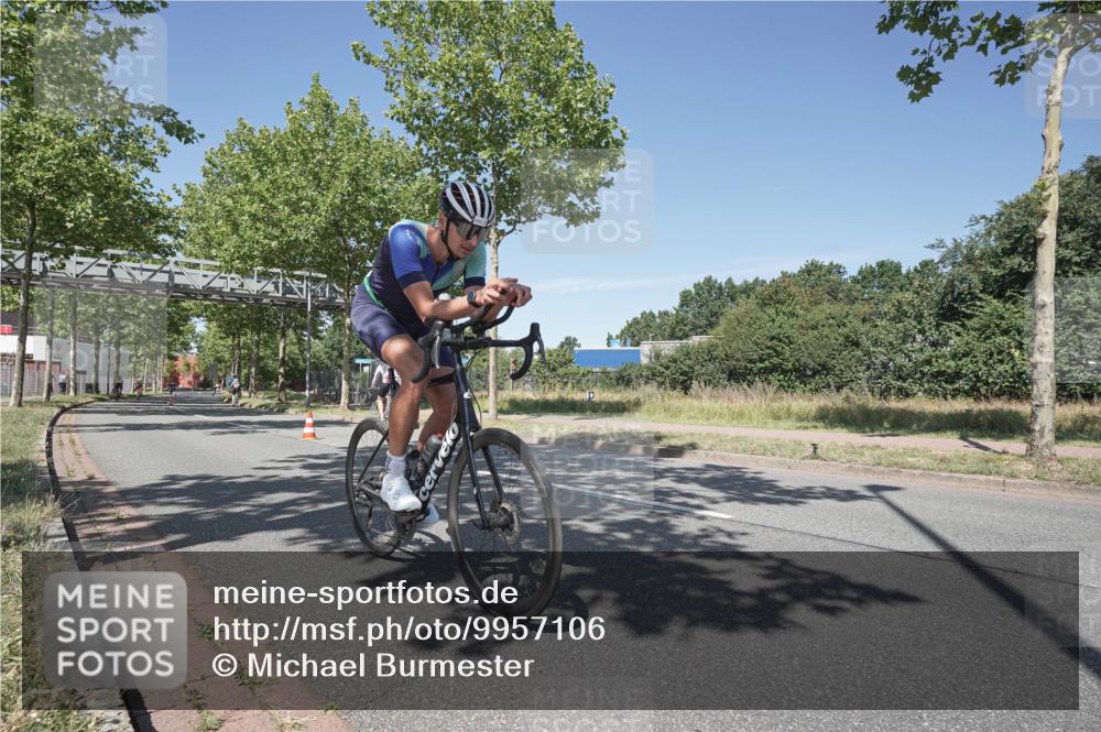09.08.2026 - GEWOBA Citytriathlon Bremen Michael Burmester http://msf.ph/oto/9957106 09.08.2026 13:00:16 Radfahren 660, 661, 674, 753, 1128 meine-sportfotos.de
