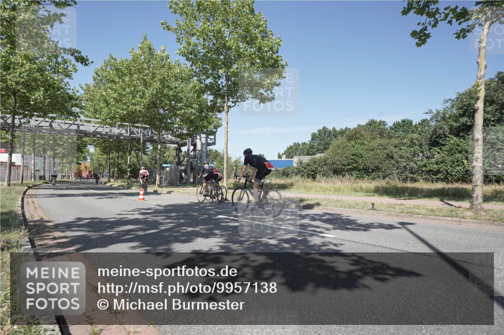 09.08.2026 - GEWOBA Citytriathlon Bremen Michael Burmester http://msf.ph/oto/9957138 09.08.2026 13:01:01 Radfahren 558, 644, 785, 843, 944, 1004, 1107 meine-sportfotos.de