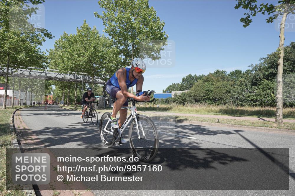 09.08.2026 - GEWOBA Citytriathlon Bremen Michael Burmester http://msf.ph/oto/9957160 09.08.2026 13:01:32 Radfahren 556, 631, 666, 669, 690, 714, 775, 854, 859, 862, 878, 991, 1014, 1140 meine-sportfotos.de
