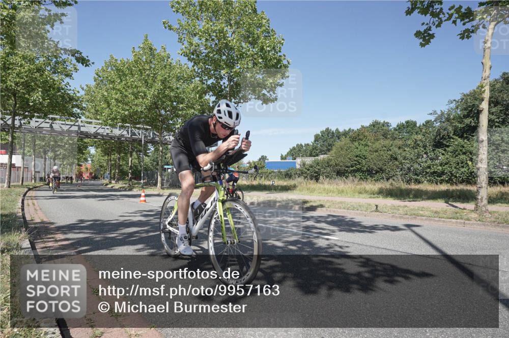 09.08.2026 - GEWOBA Citytriathlon Bremen Michael Burmester http://msf.ph/oto/9957163 09.08.2026 13:01:36 Radfahren 587, 631, 666, 669, 690, 775, 859, 862, 878, 991, 1014, 1120 meine-sportfotos.de