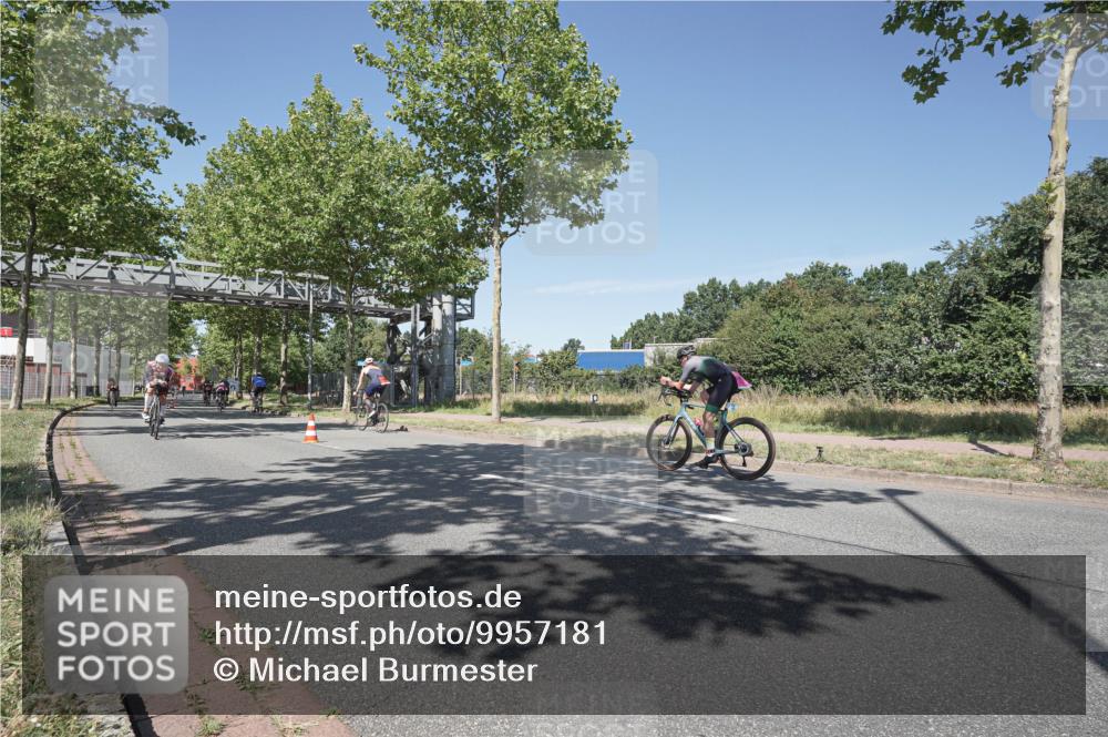 09.08.2026 - GEWOBA Citytriathlon Bremen Michael Burmester http://msf.ph/oto/9957181 09.08.2026 13:01:49 Radfahren 587, 631, 690, 729, 746, 764, 775, 831, 1014, 1120 meine-sportfotos.de