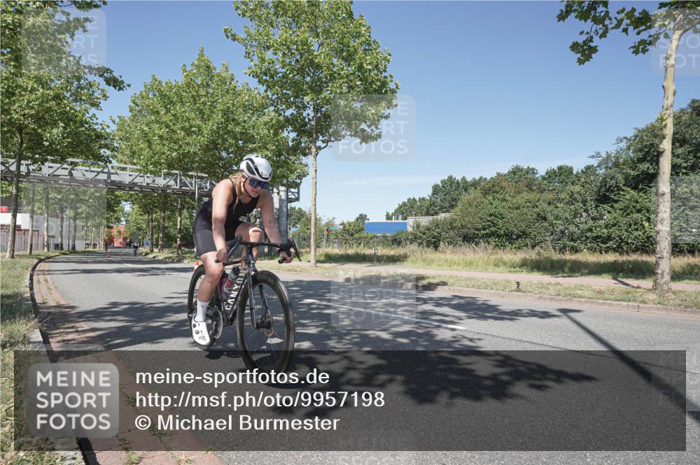 09.08.2026 - GEWOBA Citytriathlon Bremen Michael Burmester http://msf.ph/oto/9957198 09.08.2026 13:02:15 Radfahren 546, 629, 676, 887, 890, 957 meine-sportfotos.de