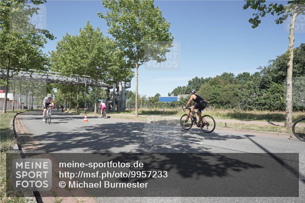 09.08.2026 - GEWOBA Citytriathlon Bremen Michael Burmester http://msf.ph/oto/9957233 09.08.2026 13:03:01 Radfahren 597, 681, 898, 1105 meine-sportfotos.de