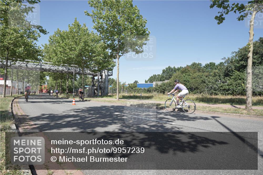 09.08.2026 - GEWOBA Citytriathlon Bremen Michael Burmester http://msf.ph/oto/9957239 09.08.2026 13:03:11 Radfahren 779, 898, 985, 1102, 1105 meine-sportfotos.de