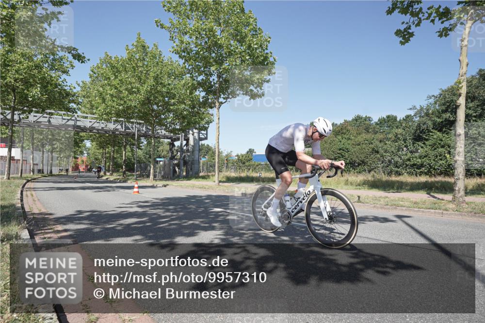 09.08.2026 - GEWOBA Citytriathlon Bremen Michael Burmester http://msf.ph/oto/9957310 09.08.2026 13:05:11 Radfahren 583, 652, 818, 830, 917, 922, 1139 meine-sportfotos.de