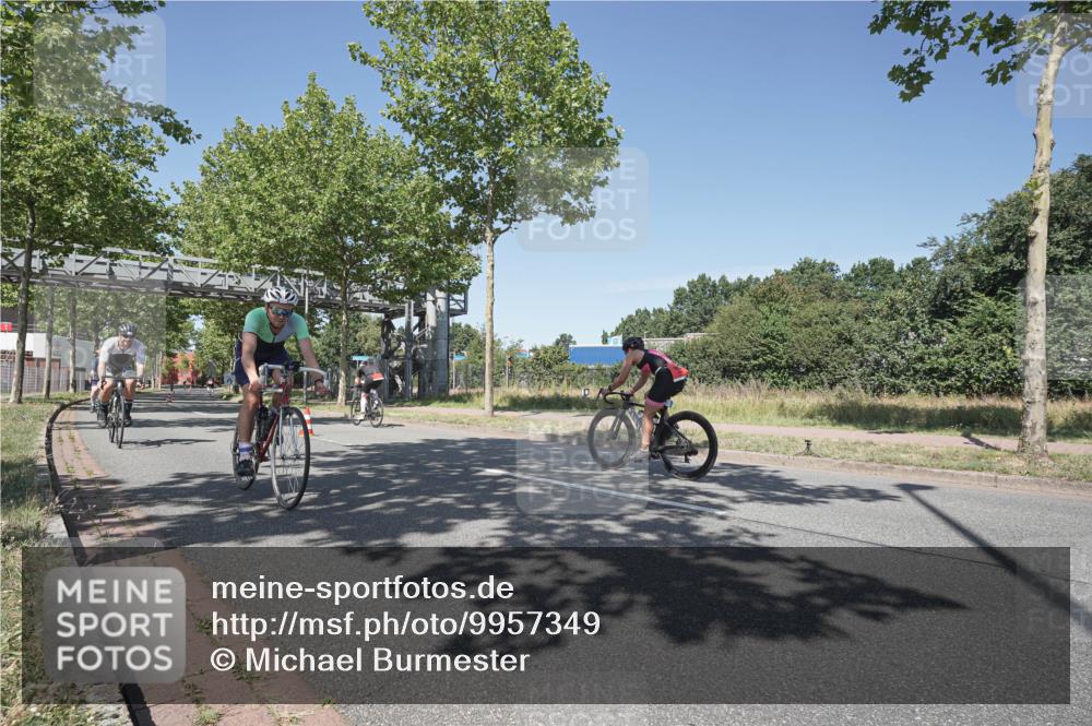 09.08.2026 - GEWOBA Citytriathlon Bremen Michael Burmester http://msf.ph/oto/9957349 09.08.2026 13:06:25 Radfahren 547, 645, 647, 677, 683, 685, 765, 927 meine-sportfotos.de