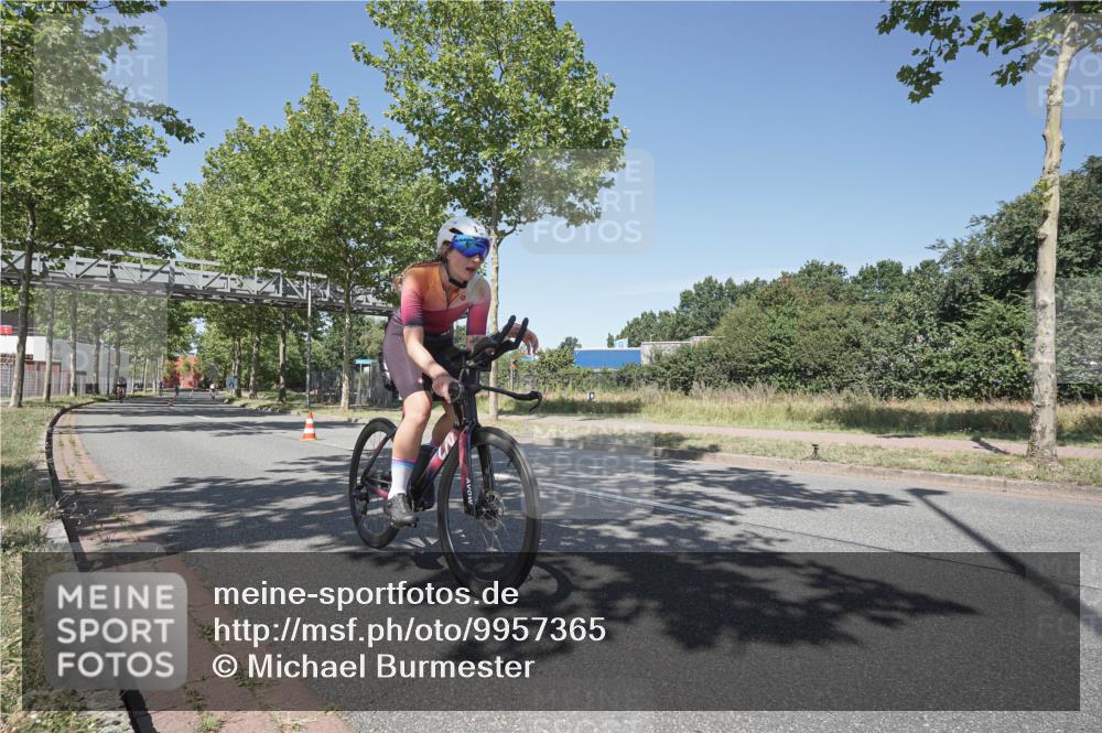 09.08.2026 - GEWOBA Citytriathlon Bremen Michael Burmester http://msf.ph/oto/9957365 09.08.2026 13:06:52 Radfahren 544, 554, 563, 644, 719, 784, 874, 924, 983 meine-sportfotos.de