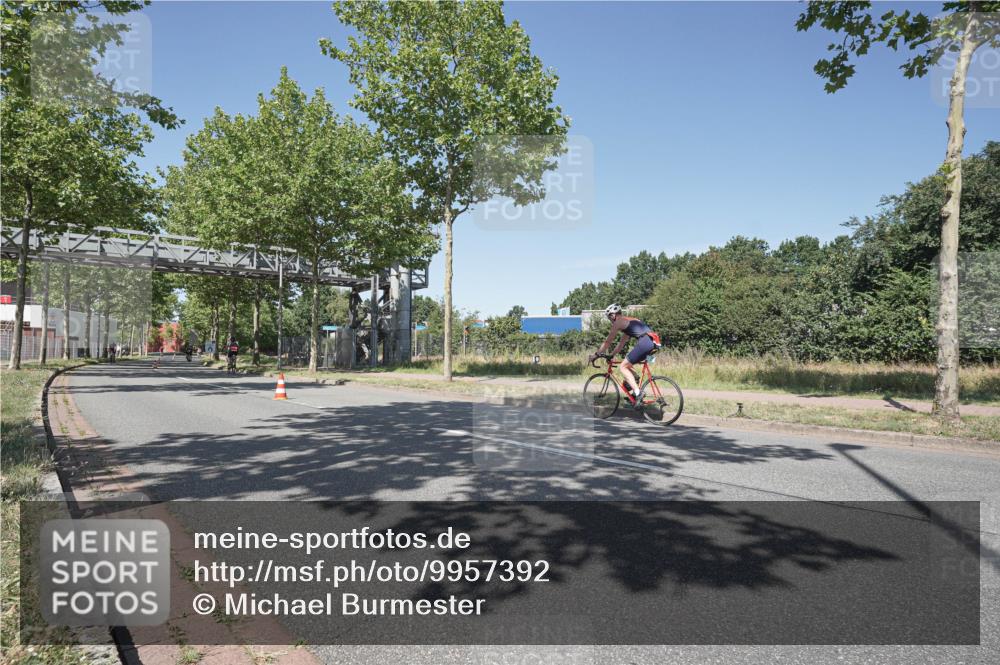 09.08.2026 - GEWOBA Citytriathlon Bremen Michael Burmester http://msf.ph/oto/9957392 09.08.2026 13:07:54 Radfahren 590, 648, 688, 932 meine-sportfotos.de