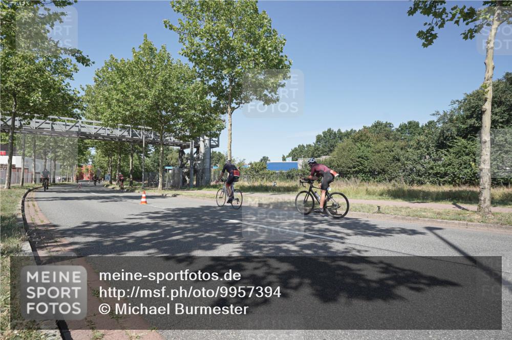 09.08.2026 - GEWOBA Citytriathlon Bremen Michael Burmester http://msf.ph/oto/9957394 09.08.2026 13:07:57 Radfahren 590, 648, 688, 932, 1150 meine-sportfotos.de