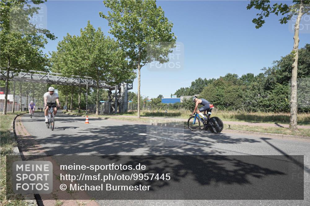 09.08.2026 - GEWOBA Citytriathlon Bremen Michael Burmester http://msf.ph/oto/9957445 09.08.2026 13:09:39 Radfahren 585, 877, 905, 914, 946, 947, 963, 999, 1009, 1129, 1141 meine-sportfotos.de