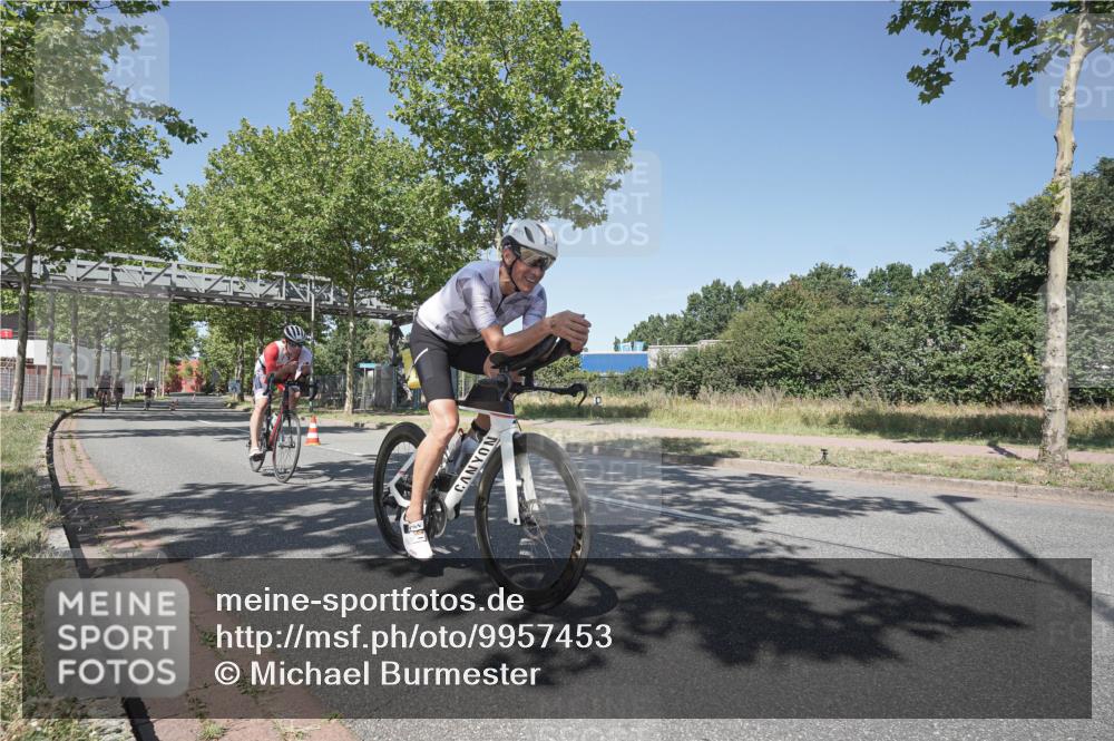 09.08.2026 - GEWOBA Citytriathlon Bremen Michael Burmester http://msf.ph/oto/9957453 09.08.2026 13:09:51 Radfahren 739, 799, 822, 880, 914, 947, 963, 1009, 1013, 1129, 1141 meine-sportfotos.de
