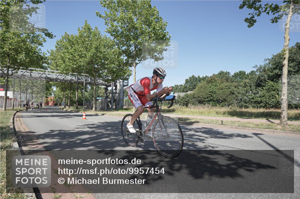 09.08.2026 - GEWOBA Citytriathlon Bremen Michael Burmester http://msf.ph/oto/9957454 09.08.2026 13:09:52 Radfahren 739, 799, 822, 880, 914, 947, 963, 1009, 1013, 1129, 1141 meine-sportfotos.de