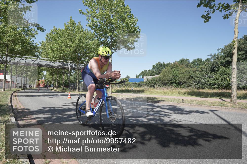 09.08.2026 - GEWOBA Citytriathlon Bremen Michael Burmester http://msf.ph/oto/9957482 09.08.2026 13:10:40 Radfahren 716, 717, 823, 967 meine-sportfotos.de