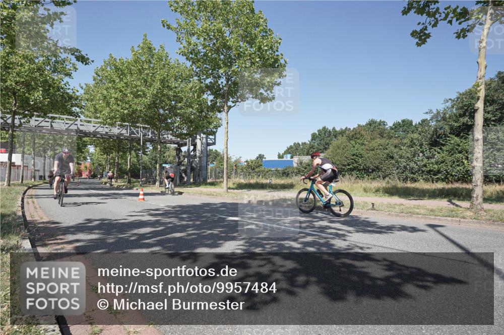 09.08.2026 - GEWOBA Citytriathlon Bremen Michael Burmester http://msf.ph/oto/9957484 09.08.2026 13:10:43 Radfahren 598, 716, 717, 823, 967 meine-sportfotos.de