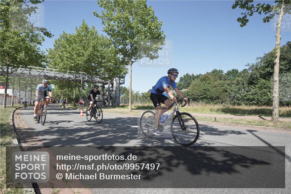 09.08.2026 - GEWOBA Citytriathlon Bremen Michael Burmester http://msf.ph/oto/9957497 09.08.2026 13:11:01 Radfahren 555, 598, 600, 615, 749, 750, 794, 884, 964, 993 meine-sportfotos.de