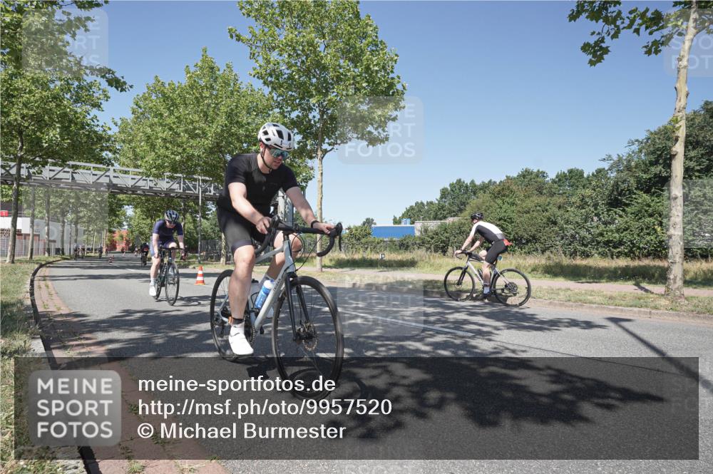 09.08.2026 - GEWOBA Citytriathlon Bremen Michael Burmester http://msf.ph/oto/9957520 09.08.2026 13:11:31 Radfahren 566, 582, 606, 611, 655, 788, 790, 869, 901 meine-sportfotos.de