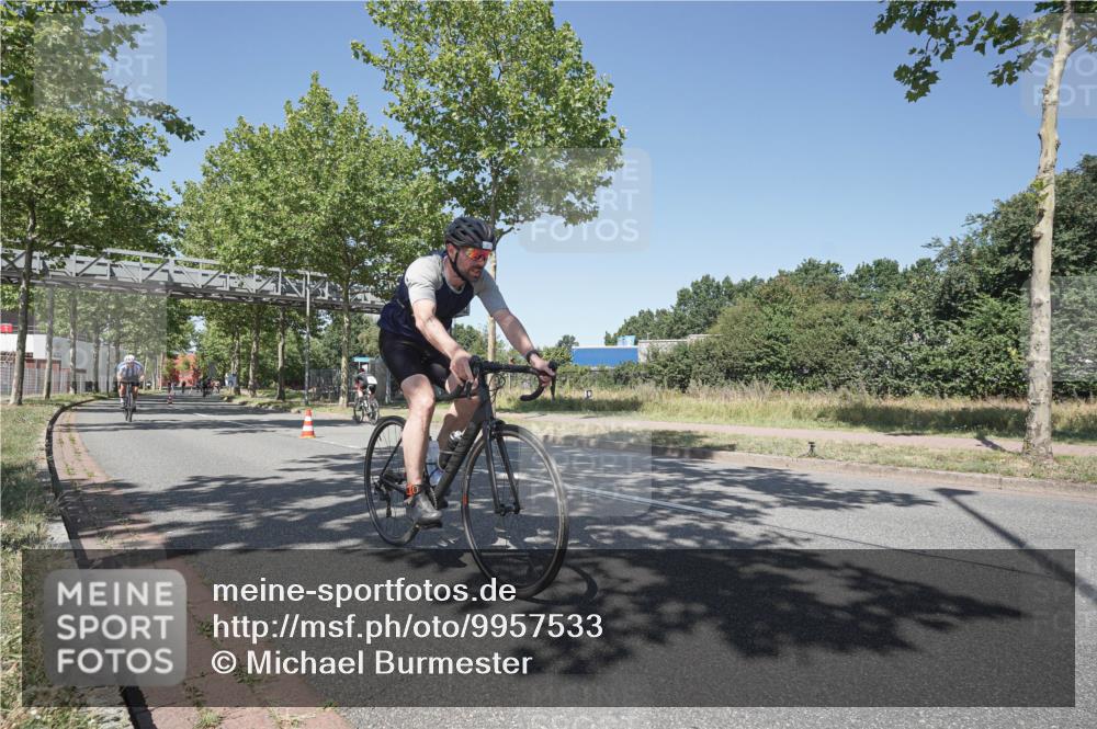 09.08.2026 - GEWOBA Citytriathlon Bremen Michael Burmester http://msf.ph/oto/9957533 09.08.2026 13:11:47 Radfahren 582, 609, 726, 855, 867, 990, 1119 meine-sportfotos.de