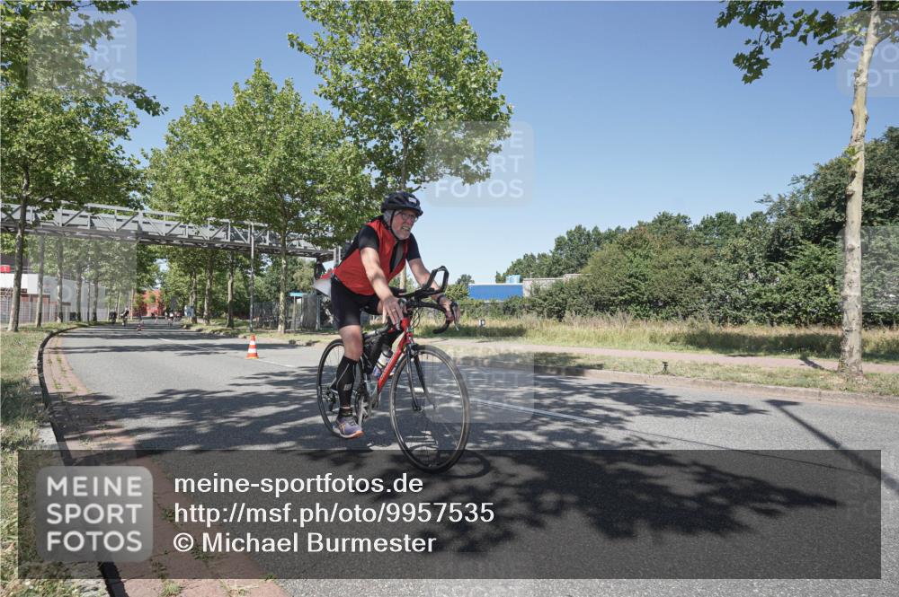 09.08.2026 - GEWOBA Citytriathlon Bremen Michael Burmester http://msf.ph/oto/9957535 09.08.2026 13:11:50 Radfahren 609, 726, 855, 867, 990, 1119 meine-sportfotos.de