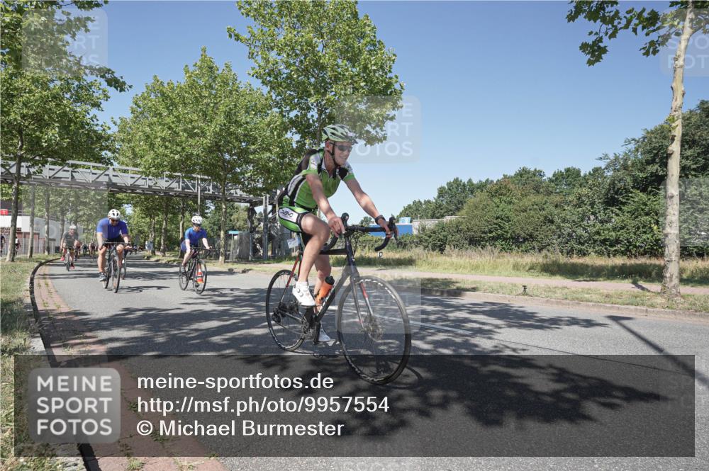 09.08.2026 - GEWOBA Citytriathlon Bremen Michael Burmester http://msf.ph/oto/9957554 09.08.2026 13:12:24 Radfahren 552, 636, 638, 744, 745, 758, 781, 816, 846, 861, 864, 895, 909, 911, 935, 981, 1015, 1019 meine-sportfotos.de