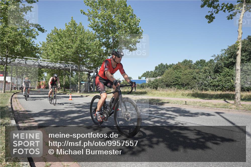 09.08.2026 - GEWOBA Citytriathlon Bremen Michael Burmester http://msf.ph/oto/9957557 09.08.2026 13:12:27 Radfahren 552, 636, 638, 744, 745, 758, 781, 816, 846, 861, 864, 895, 909, 911, 935, 981, 1015, 1019, 1111 meine-sportfotos.de