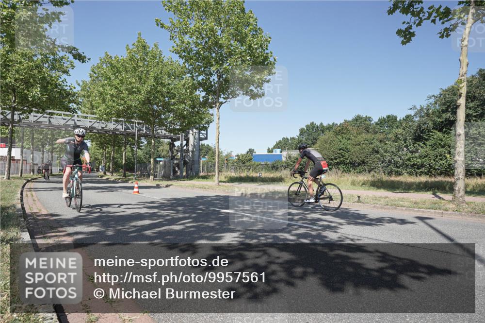 09.08.2026 - GEWOBA Citytriathlon Bremen Michael Burmester http://msf.ph/oto/9957561 09.08.2026 13:12:30 Radfahren 552, 636, 638, 744, 745, 758, 816, 846, 861, 864, 895, 909, 911, 935, 981, 1015, 1019, 1111 meine-sportfotos.de