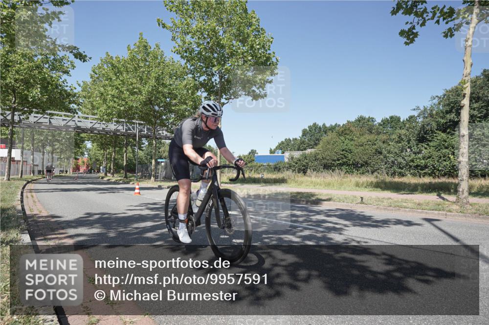 09.08.2026 - GEWOBA Citytriathlon Bremen Michael Burmester http://msf.ph/oto/9957591 09.08.2026 13:13:44 Radfahren 568, 759, 763, 840, 871, 1156 meine-sportfotos.de