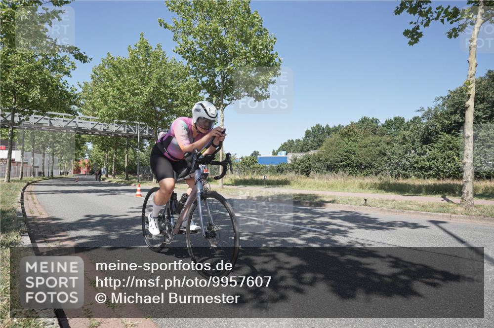 09.08.2026 - GEWOBA Citytriathlon Bremen Michael Burmester http://msf.ph/oto/9957607 09.08.2026 13:14:21 Radfahren 902, 912, 972, 1146, 1147 meine-sportfotos.de