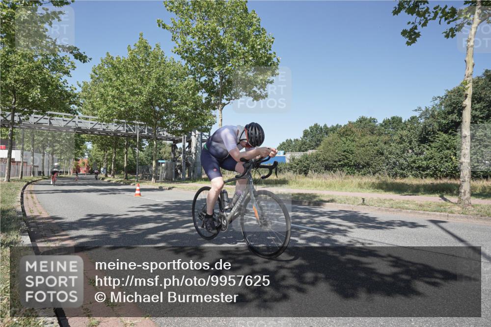 09.08.2026 - GEWOBA Citytriathlon Bremen Michael Burmester http://msf.ph/oto/9957625 09.08.2026 13:15:09 Radfahren 565, 653, 762, 948, 1017, 1126, 1136 meine-sportfotos.de