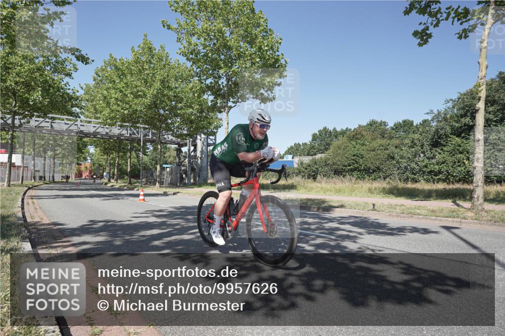 09.08.2026 - GEWOBA Citytriathlon Bremen Michael Burmester http://msf.ph/oto/9957626 09.08.2026 13:15:11 Radfahren 565, 762, 948, 1126, 1136 meine-sportfotos.de