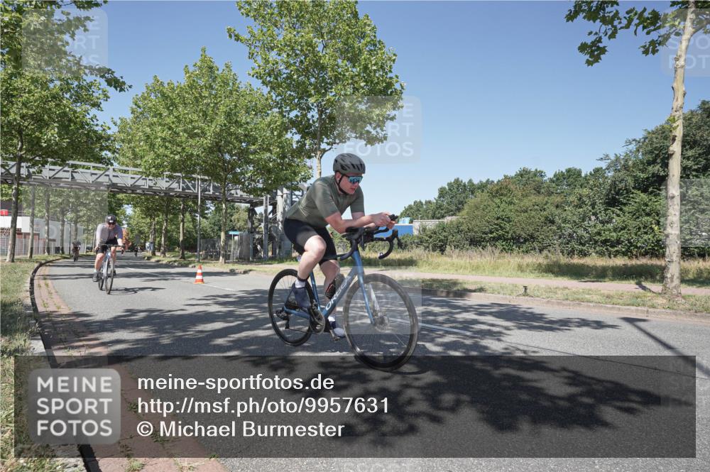 09.08.2026 - GEWOBA Citytriathlon Bremen Michael Burmester http://msf.ph/oto/9957631 09.08.2026 13:15:28 Radfahren 673, 727, 834, 844, 918, 1113 meine-sportfotos.de