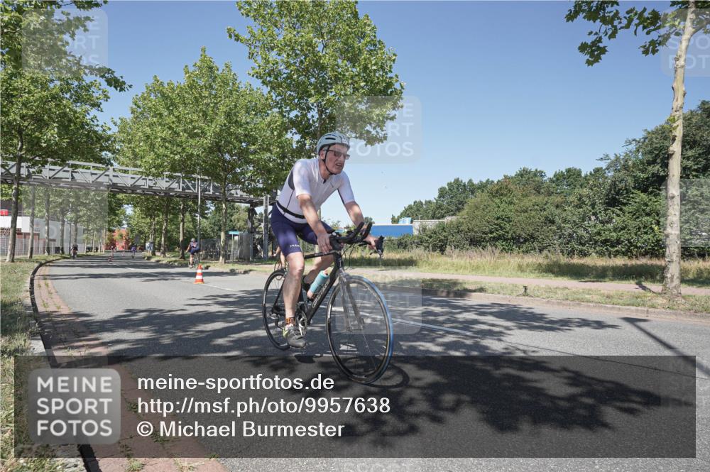 09.08.2026 - GEWOBA Citytriathlon Bremen Michael Burmester http://msf.ph/oto/9957638 09.08.2026 13:15:36 Radfahren 673, 727, 844, 888, 918, 1113 meine-sportfotos.de