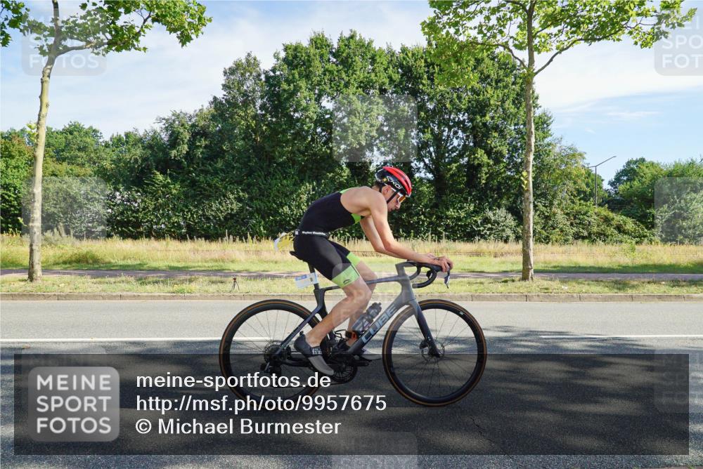 09.08.2026 - GEWOBA Citytriathlon Bremen Michael Burmester http://msf.ph/oto/9957675 09.08.2026 10:18:01 Radfahren 282, 285 meine-sportfotos.de